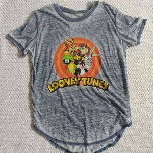 Looney Tunes Graphic Shirt Size Medium